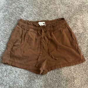 Brown shorts
